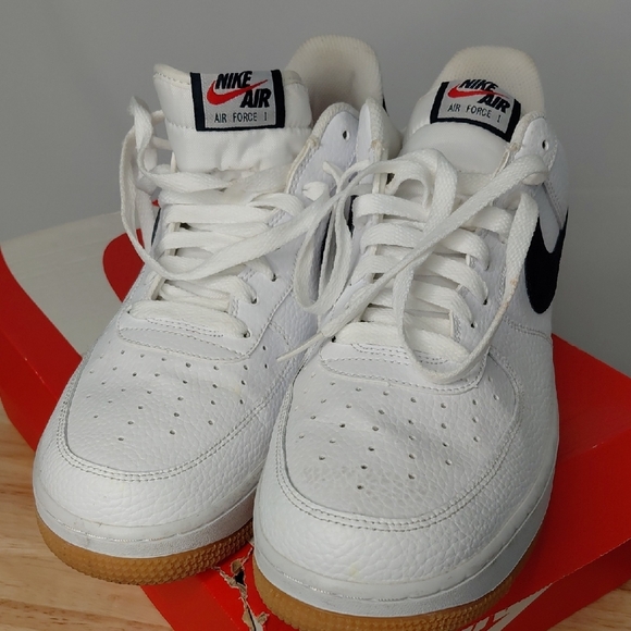 Nike Air Force 1 White and Black with Gum Sole - Picture 5 of 7